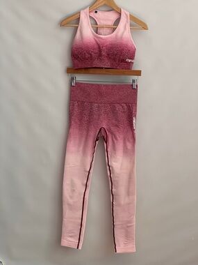 Gymshark Ombre Seamless Sports Bra (S) and Leggings (S) Set in Chalk Pink/Beet